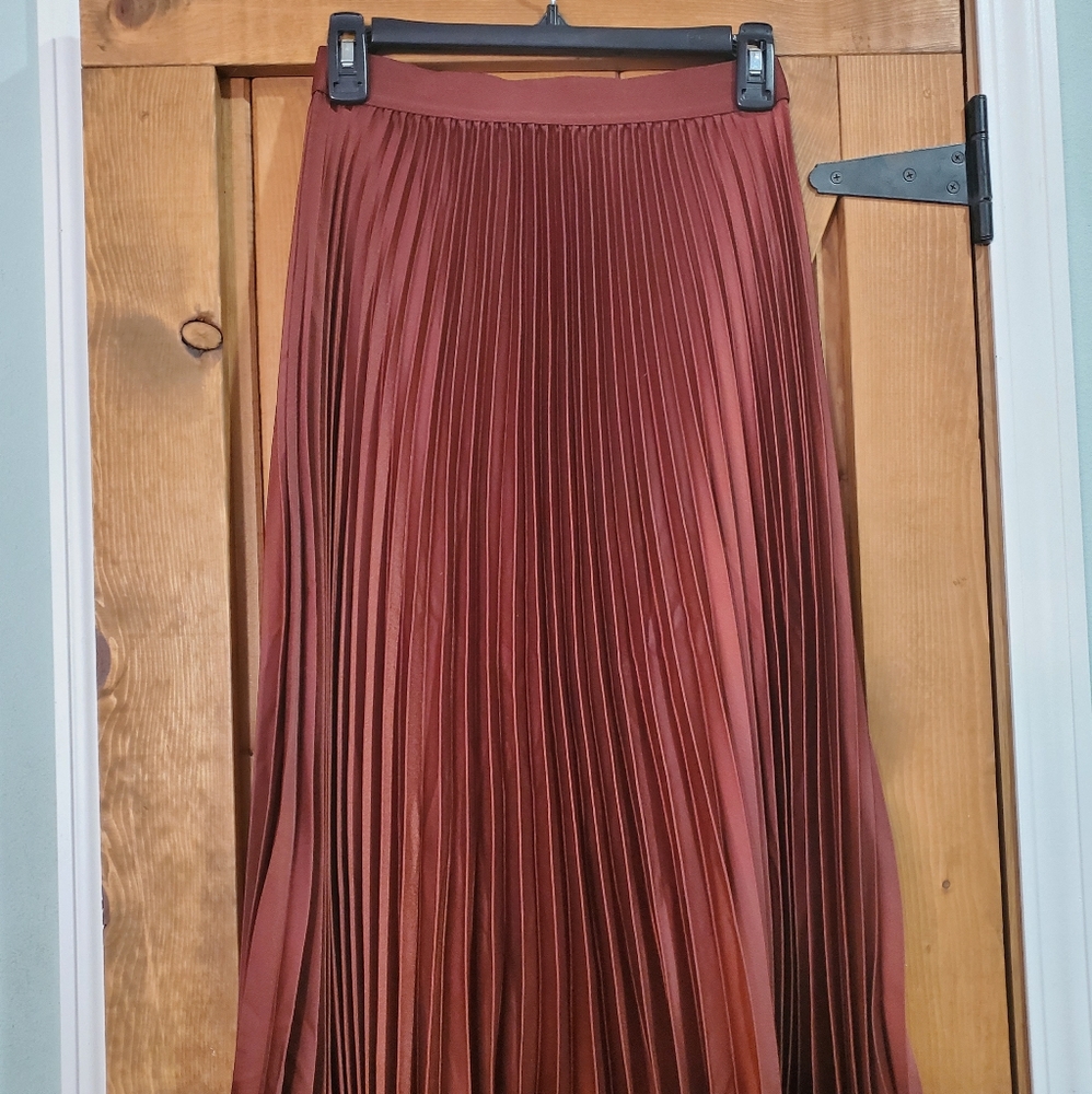 H&M pleated circle skirt